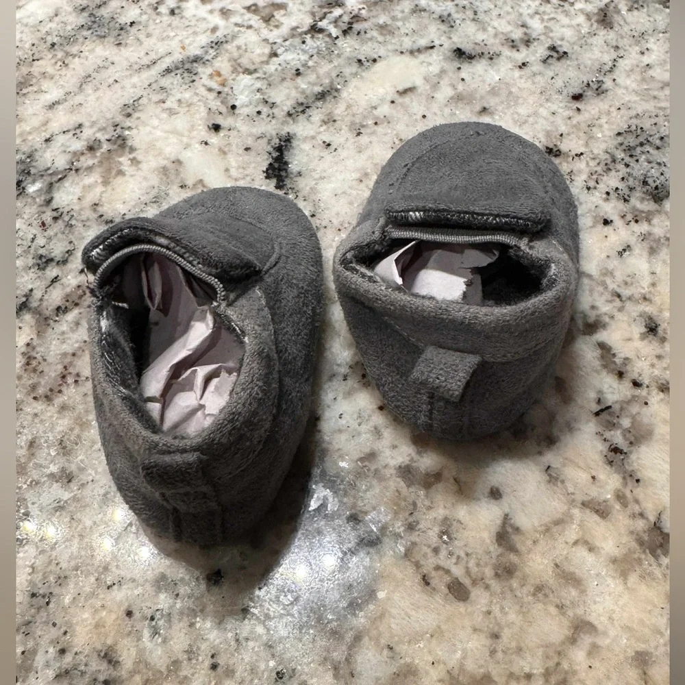 Cozy Gray Kids Shoes 3-6m